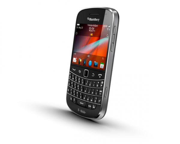 Blackberry Bold 9900 (NEW + 4G memory card)